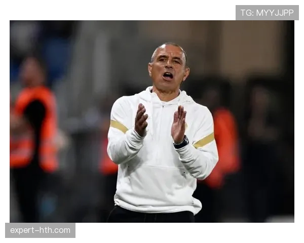 斯洛伐克主帅卡尔佐纳谈球队备战：全力以赴力争佳绩