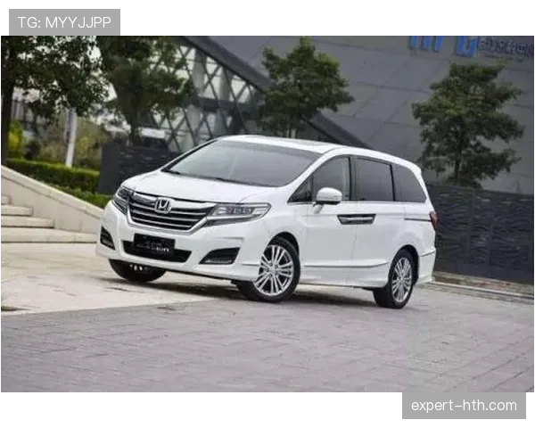 刷到萨卡私服图，那只表和车座一角让我想问，这钱到底从哪儿冒出来